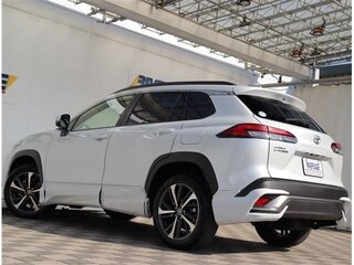 2023 Toyota Corolla Cross I, белый, 2155055 рублей, вид 3