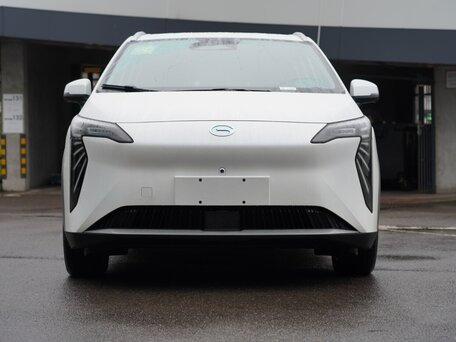 2025 Aion Y Plus 58.9 kWh, белый, 1590029 рублей, вид 2