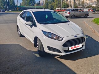 2016 Ford Fiesta Mk6 Рестайлинг, белый, 730000 рублей, вид 2