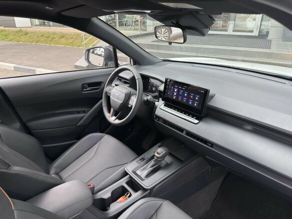 2026 Toyota Corolla Cross I Рестайлинг, белый - вид 10