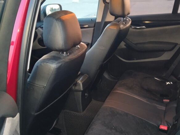 2011 BMW X1 18i I (E84), красный, 1000000 рублей - вид 19