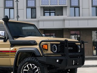 2025 Toyota Land Cruiser 76 70 Series Рестайлинг 2, бежевый, 12550000 рублей, вид 1