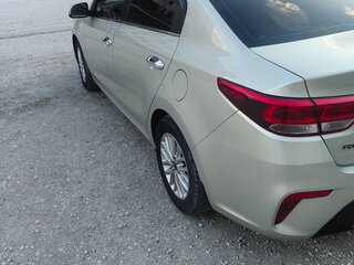 2017 Kia Rio IV, бежевый, 1350000 рублей, вид 4