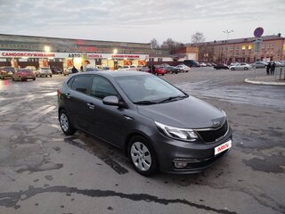 2017 Kia Rio III Рестайлинг, серый, 580000 рублей, вид 2