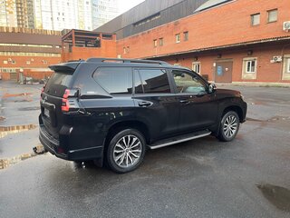 2021 Toyota Land Cruiser Prado 150 Series Рестайлинг 3, чёрный, 7500000 рублей, вид 4