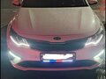 2018 Kia Optima IV Рестайлинг, белый, 1850000 рублей - вид 2