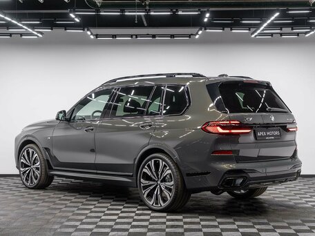 2026 BMW X7 40i I (G07) Рестайлинг, серый, 16990000 рублей, вид 4