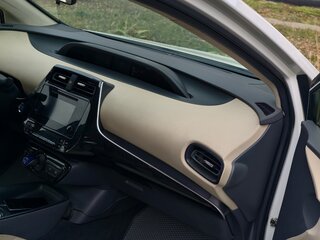 2016 Toyota Prius IV (XW50), белый, 1700000 рублей, вид 5