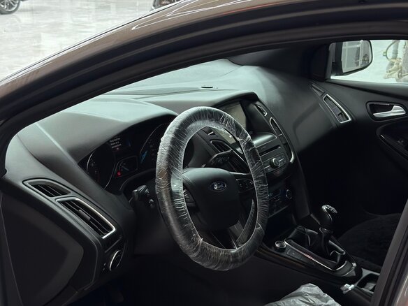 2015 Ford Focus III Рестайлинг, коричневый, 1150000 рублей - вид 5