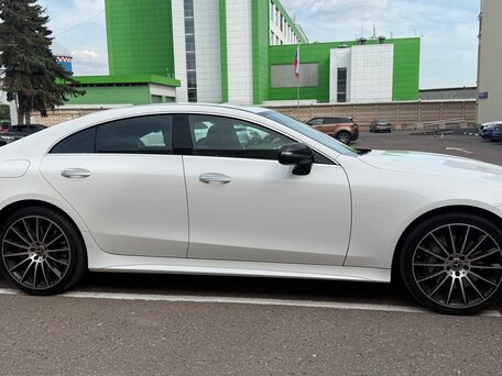 2019 Mercedes-Benz CLS 450 III (C257), белый, 5400000 рублей, вид 3