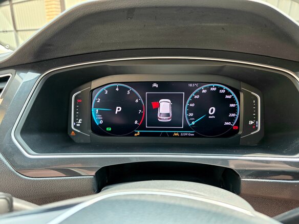 2019 Volkswagen Tiguan II, серый, 2190000 рублей - вид 17