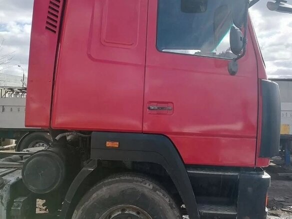 2004 МАЗ 5440, красный, 450000 рублей - вид 1