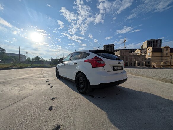 2011 Ford Focus III, белый, 550000 рублей - вид 4