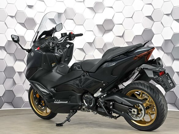 2023 Yamaha TMAX, чёрный - вид 7