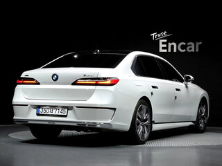2025 BMW 7 серии 750e xDrive VII (G70), белый, 17000000 рублей, вид 2