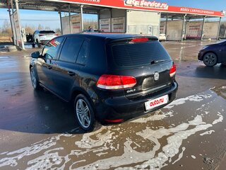 2010 Volkswagen Golf VI, чёрный, 590000 рублей, вид 5
