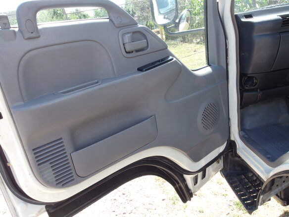 2005 Isuzu Elf (N-series), белый - вид 25