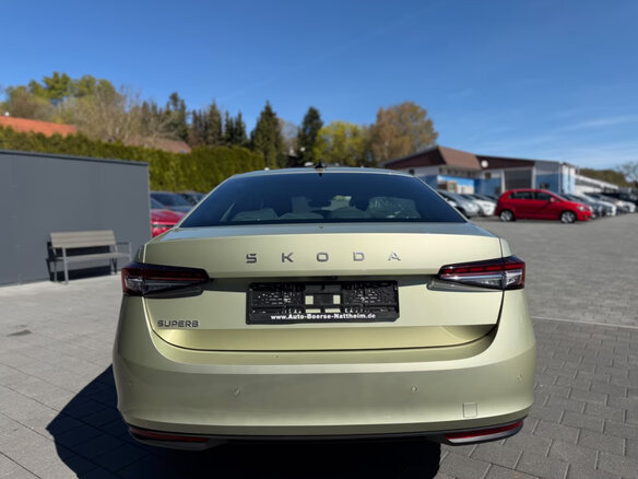 2024 Skoda Superb IV, зелёный, 4995449 рублей - вид 5
