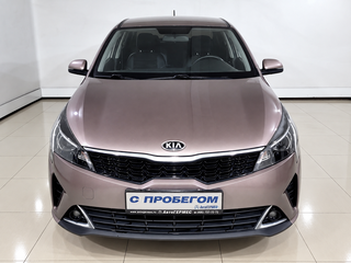 2020 Kia Rio IV Рестайлинг, коричневый, 1460000 рублей, вид 2