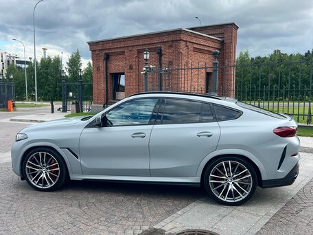 2023 BMW X6 40i III (G06) Рестайлинг, серый, 11000000 рублей, вид 3