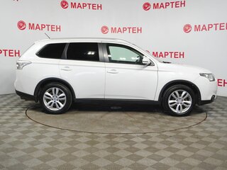 2014 Mitsubishi Outlander III Рестайлинг, белый, 1428000 рублей, вид 4