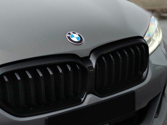 2021 BMW 5 серии 540i xDrive VII (G30/G31/G38) Рестайлинг, серый, 4474483 рублей - вид 16