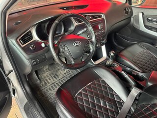 2018 Kia Ceed II Рестайлинг, серебристый, 1050000 рублей, вид 4