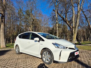 2017 Toyota Prius Alpha I (ZVW40/41) Рестайлинг, белый, 1750000 рублей, вид 2