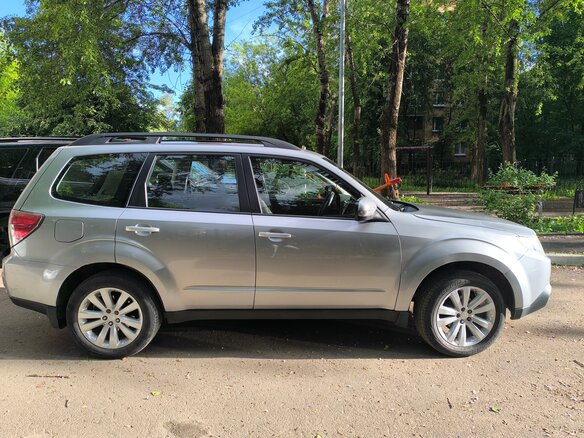 2011 Subaru Forester III Рестайлинг, серый, 1100000 рублей - вид 2