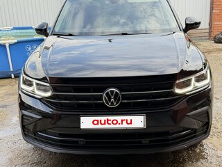 2021 Volkswagen Tiguan II Рестайлинг, чёрный, 3700000 рублей, вид 1