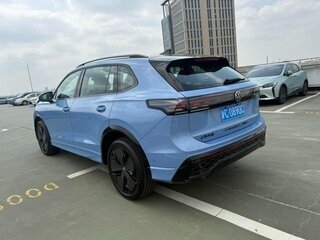 2026 Volkswagen Tiguan L Pro III (China Market), голубой, 4000000 рублей, вид 4