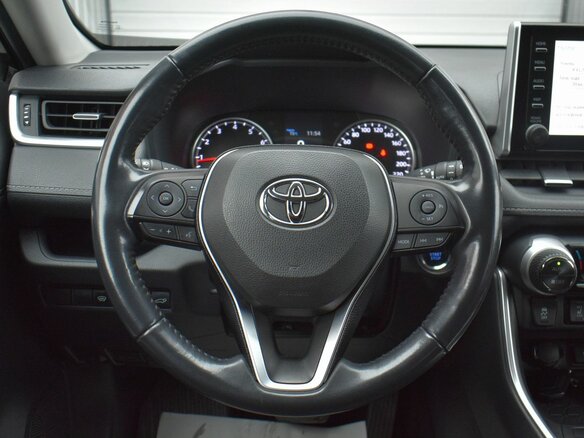 2021 Toyota RAV4 V (XA50), чёрный, 3199000 рублей - вид 6