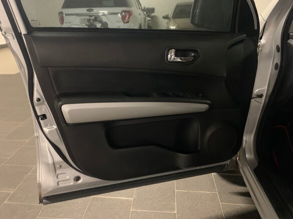 2014 Nissan X-Trail II Рестайлинг, серебристый, 2000000 рублей - вид 31