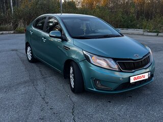 2011 Kia Rio 4-speed III, зелёный, 600000 рублей, вид 2