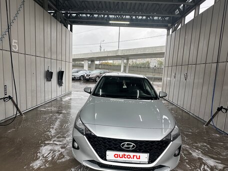 2021 Hyundai Solaris II Рестайлинг, серый, 1490000 рублей, вид 3