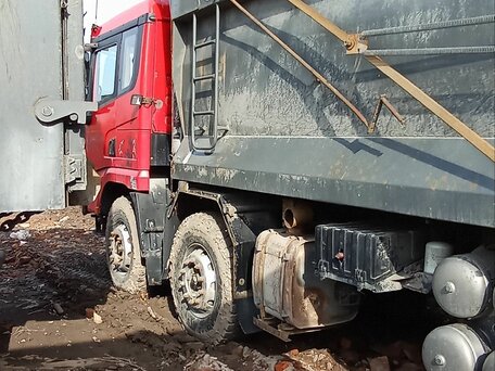 2022 Shacman (Shaanxi) SX3316, красный, 3280000 рублей, вид 3