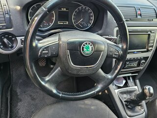 2012 Skoda Octavia II (A5) Рестайлинг, серый, 670000 рублей, вид 5