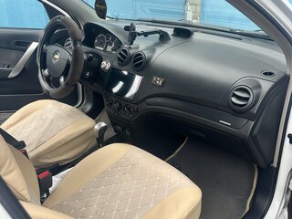2011 Chevrolet Aveo I Рестайлинг, белый, 445000 рублей, вид 4