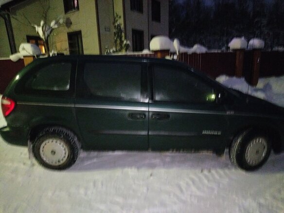 2001 Dodge Caravan 3-speed IV, зелёный, 355000 рублей - вид 11
