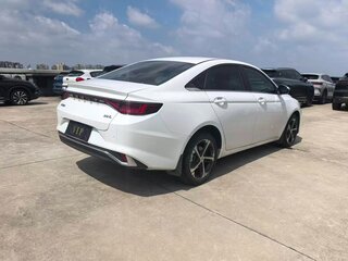 2022 Geely Emgrand L I, белый, 1260678 рублей, вид 4