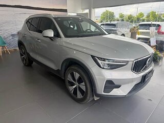 2024 Volvo XC40 I Рестайлинг, серый, 3122762 рублей, вид 2