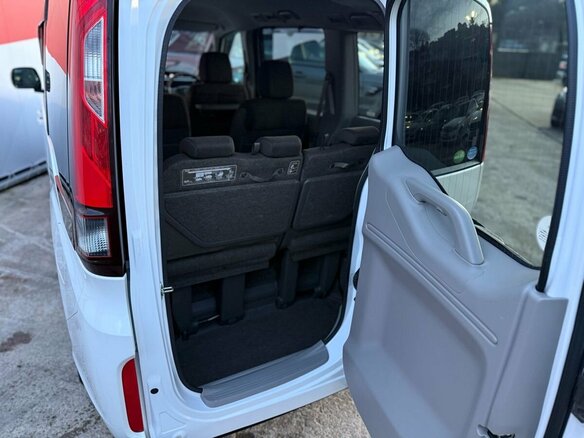 2015 Honda Stepwgn V, белый - вид 16