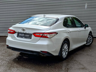 2021 Toyota Camry VIII (XV70) Рестайлинг, белый, 3050000 рублей, вид 5
