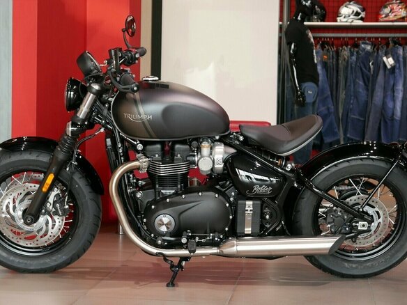 2024 Triumph Bonneville Bobber, серый, 1840000 рублей - вид 6