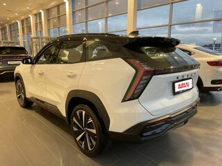 2026 Geely Atlas II, белый, 3909990 рублей, вид 2
