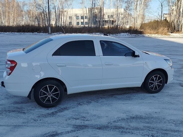 2022 Chevrolet Cobalt II Рестайлинг, белый, 1300000 рублей - вид 2