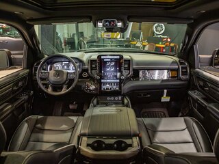 2026 Ram 1500 Crew Cab eTorque V Рестайлинг, серый, 12048000 рублей, вид 2