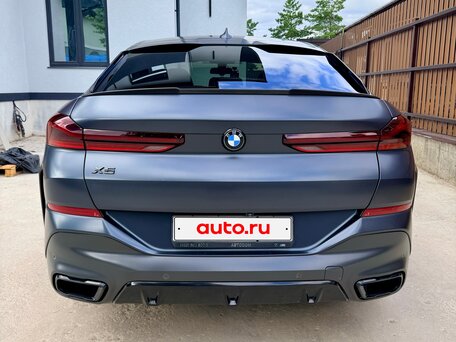 2021 BMW X6 40i III (G06), серый, 6000000 рублей, вид 4