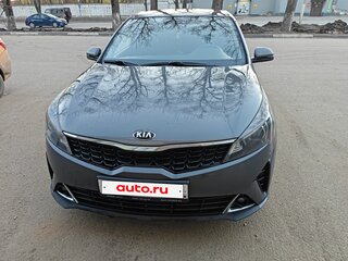 2021 Kia Rio IV Рестайлинг, серый, 1590000 рублей, вид 1