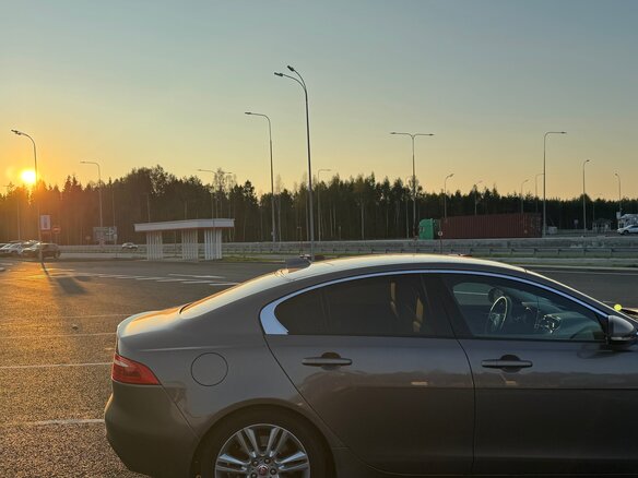 2016 Jaguar XE EcoBoost I, коричневый, 1750000 рублей - вид 5
